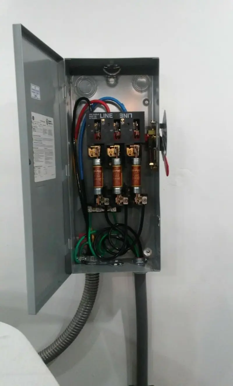 Three-phase disconnect switch installed for Electrical Wiring & Rewiring in Metzger